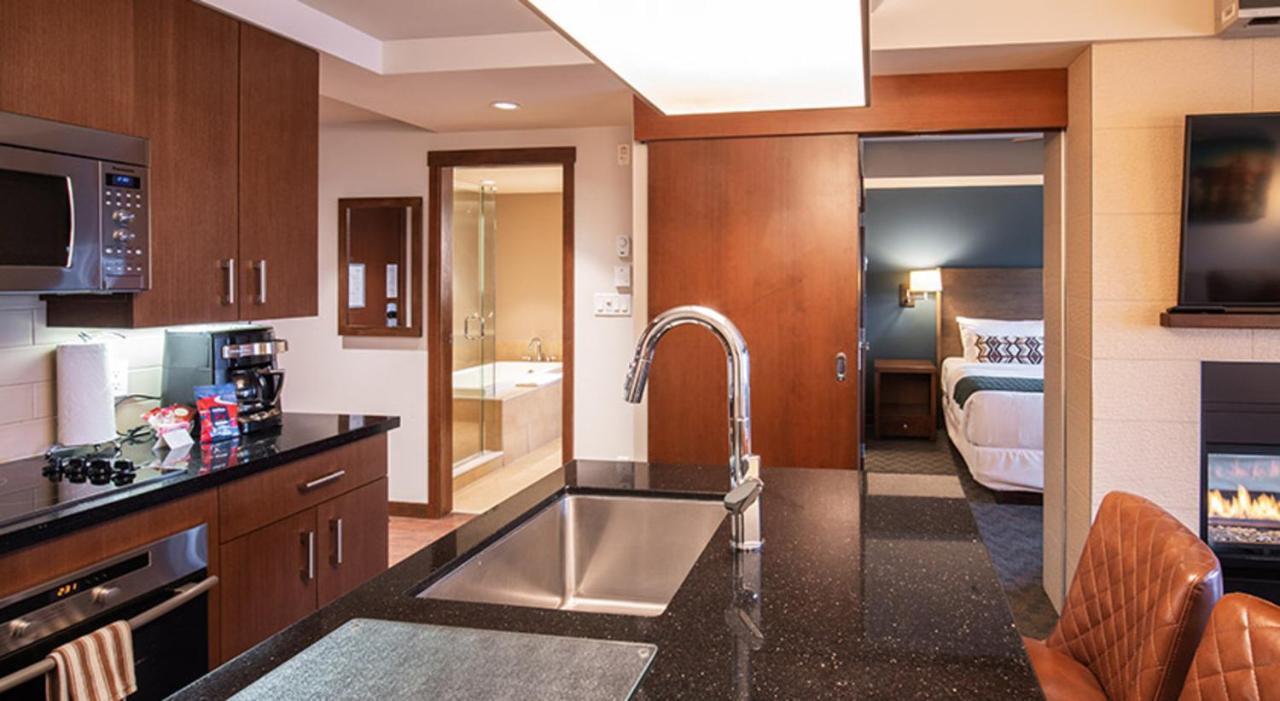 Evolution Whistler Aparthotel Εξωτερικό φωτογραφία