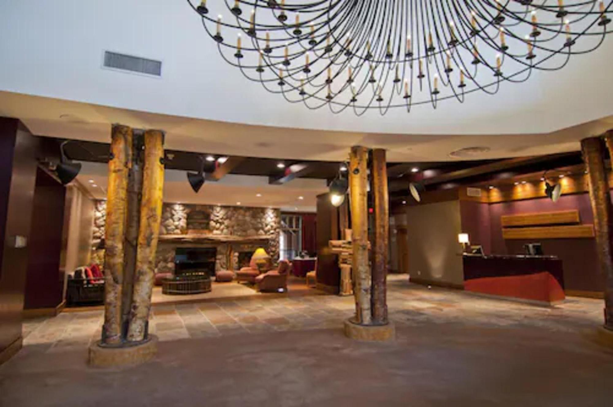 Evolution Whistler Aparthotel Εξωτερικό φωτογραφία