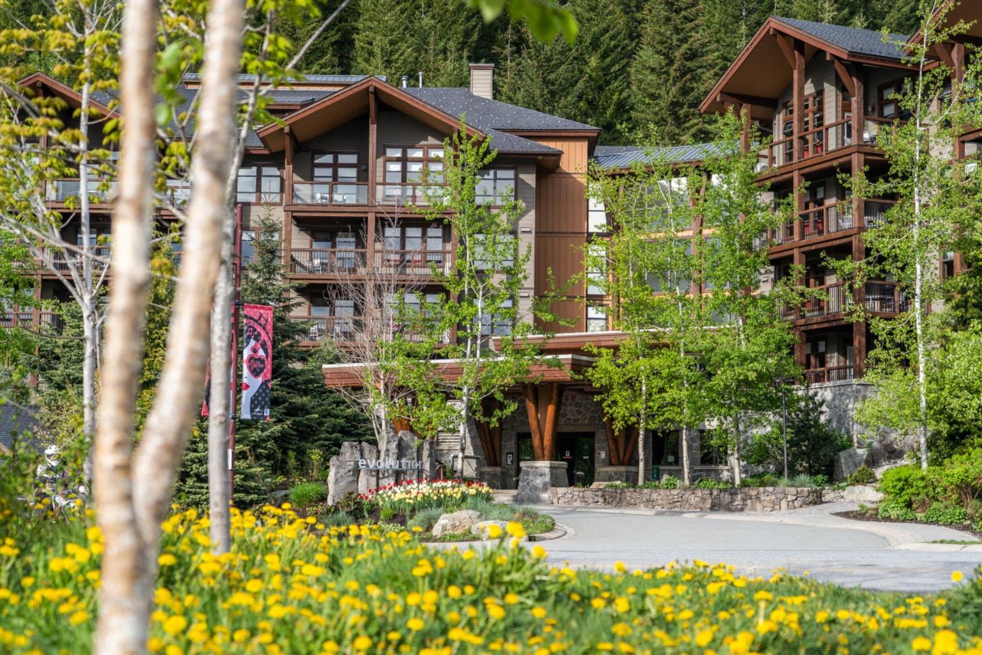 Evolution Whistler Aparthotel Εξωτερικό φωτογραφία